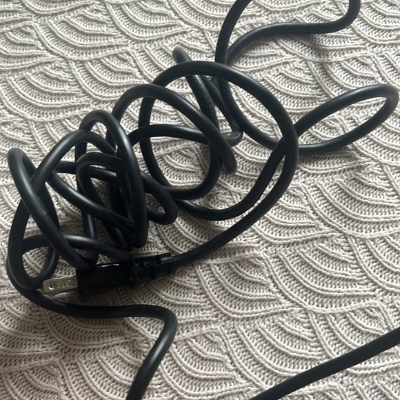 Clipless Curling Iron Wand 🤍 - Picture 5 of 8